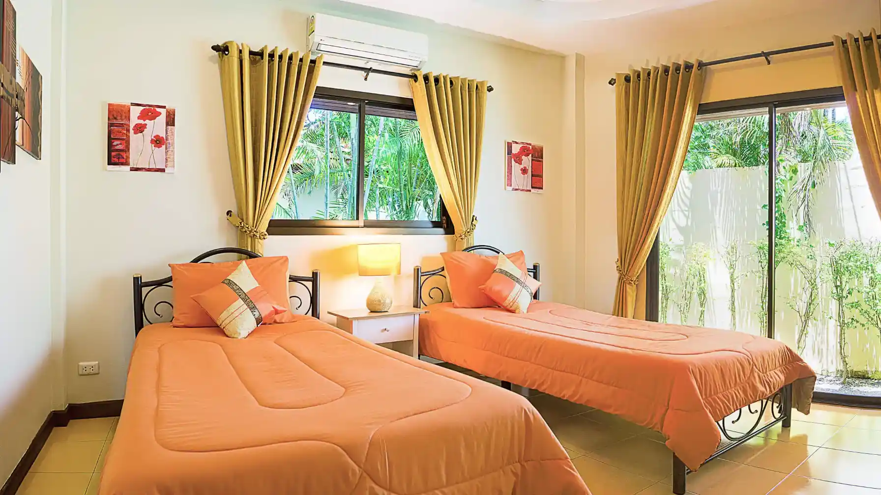 Coconut Paradise Villa twin bedroom