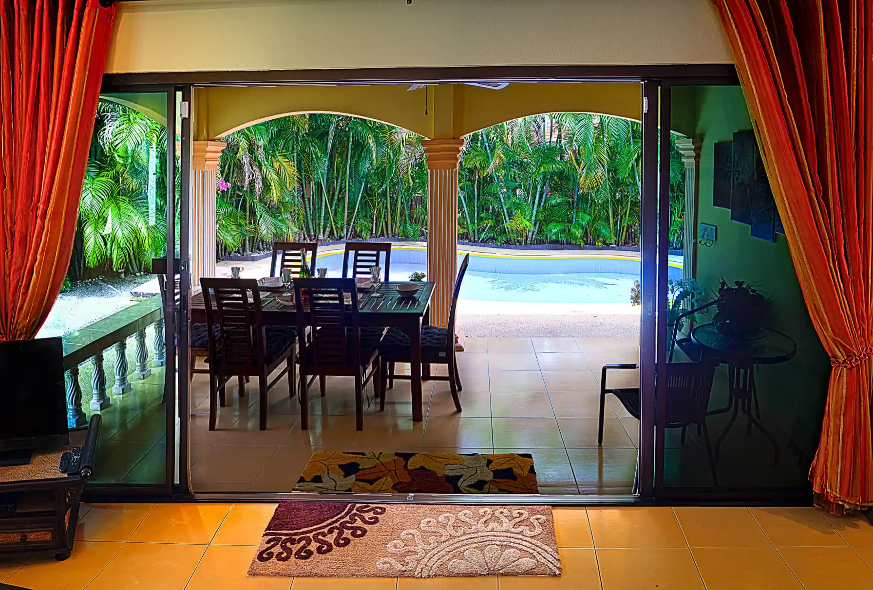 Coconut Paradise Villa dining area