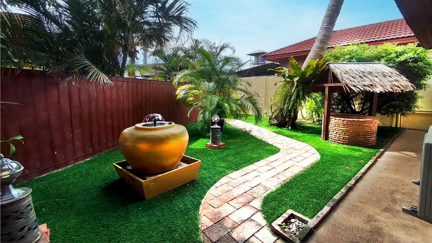 The Coconuts Villa tropical garden