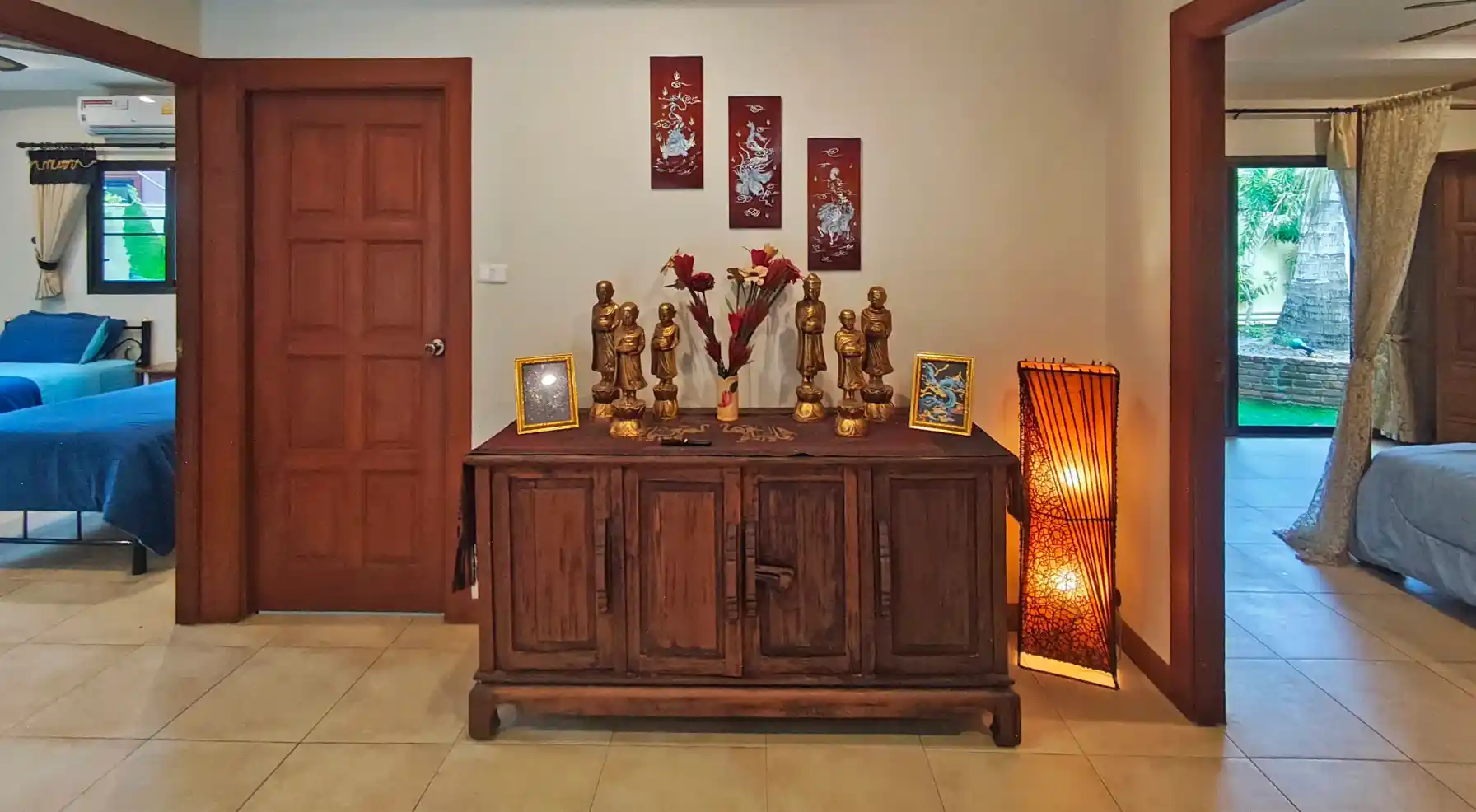 The Coconuts Villa living and dining area