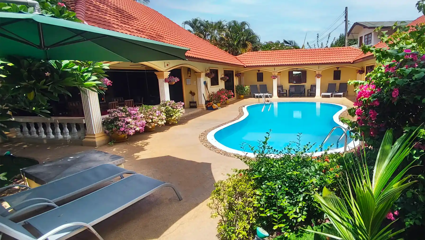 The Coconuts Villa large private pool, Rawai Phuket