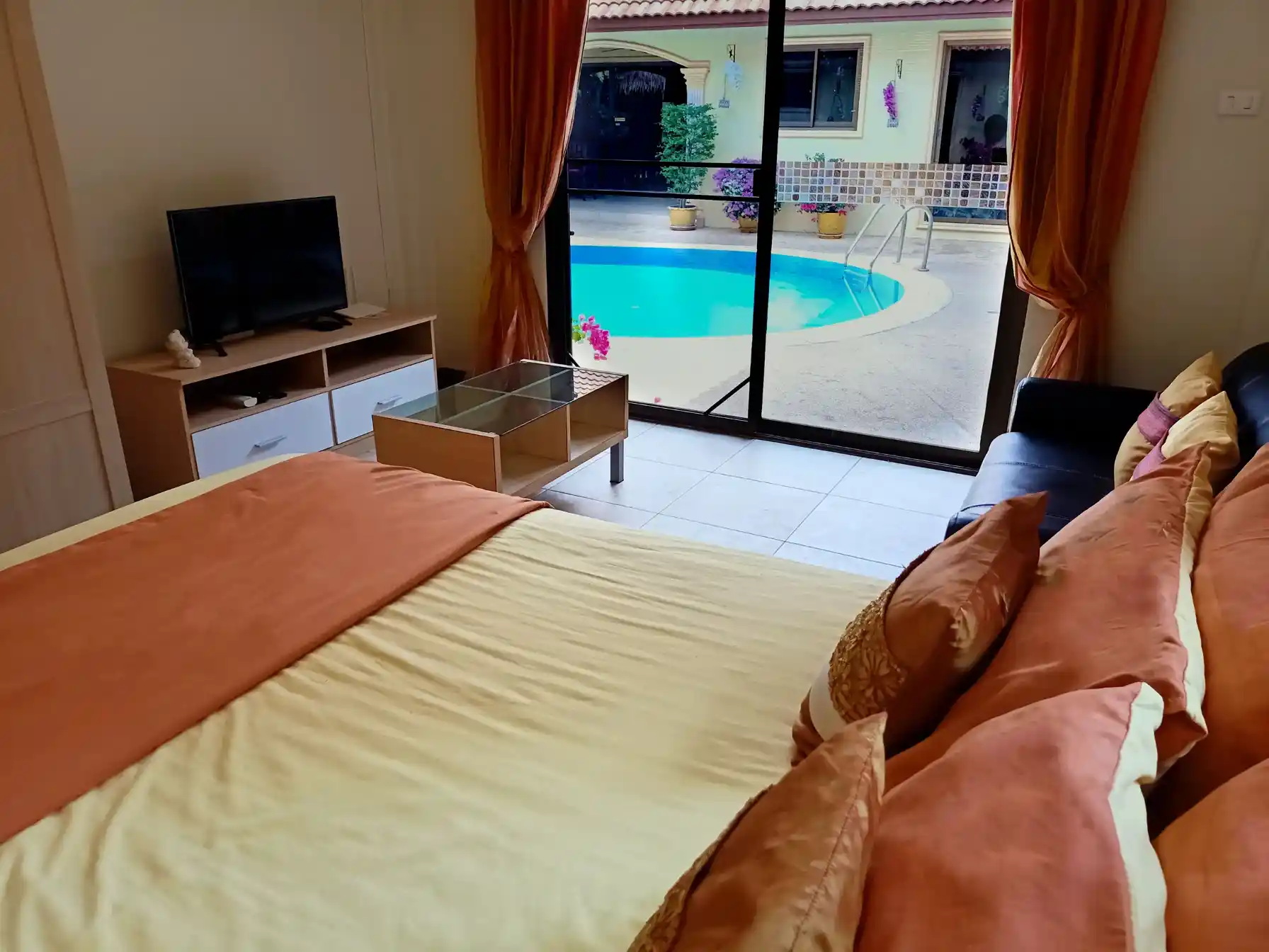 The Coconuts Villa guest studio apartment
