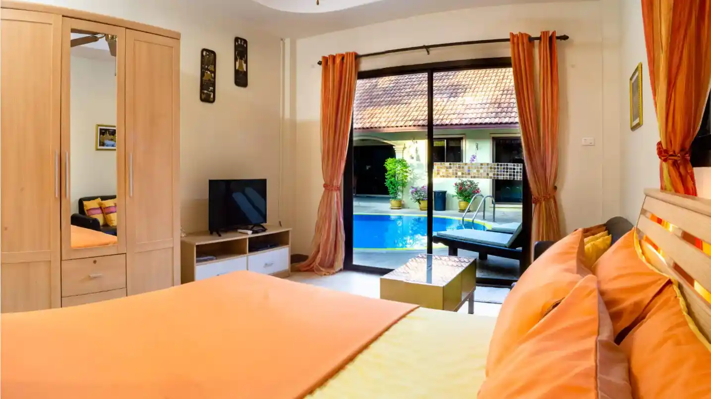 The Coconuts Villa studio 1 — double bed