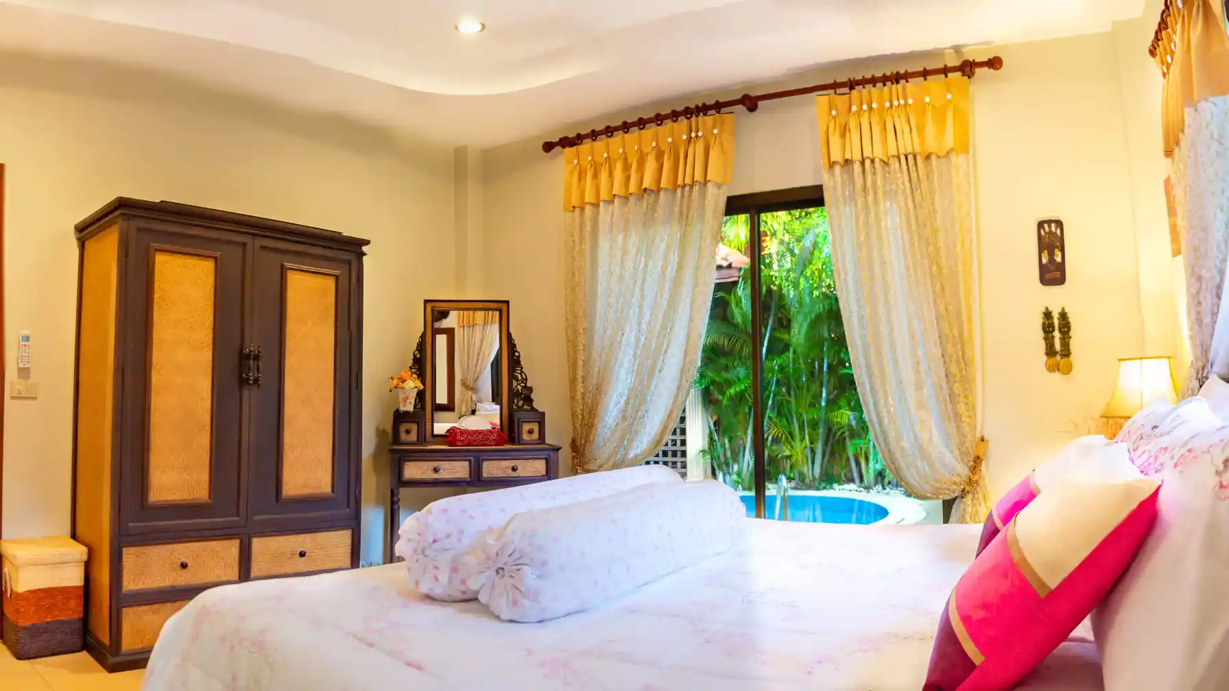 Coral Island Villa Bedroom1 1
