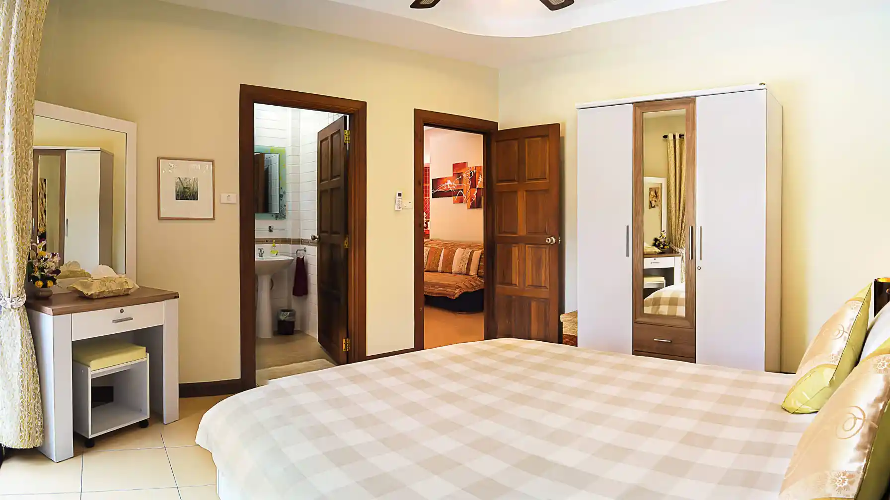Lakeside Villa master bedroom with pool view